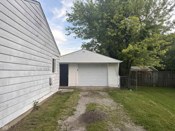Listing Image 19