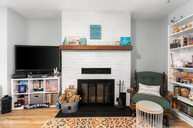 Listing Image 11