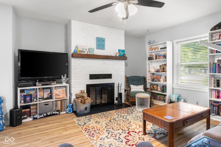 Listing Image 10