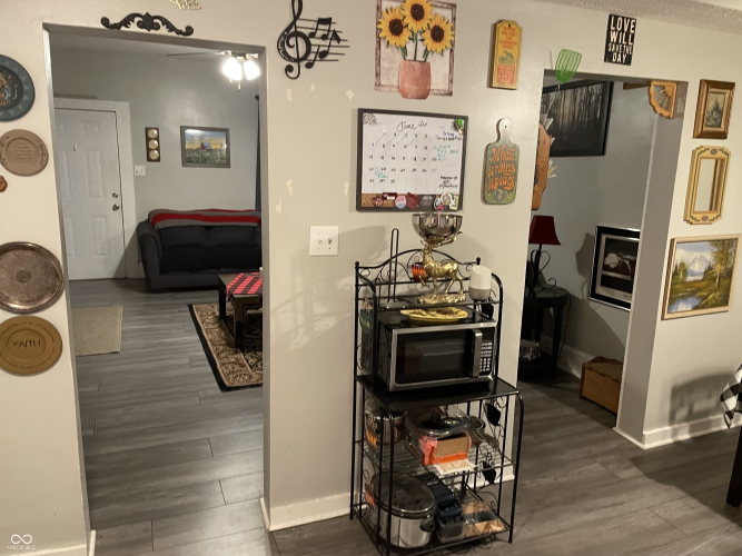 Listing Image 6
