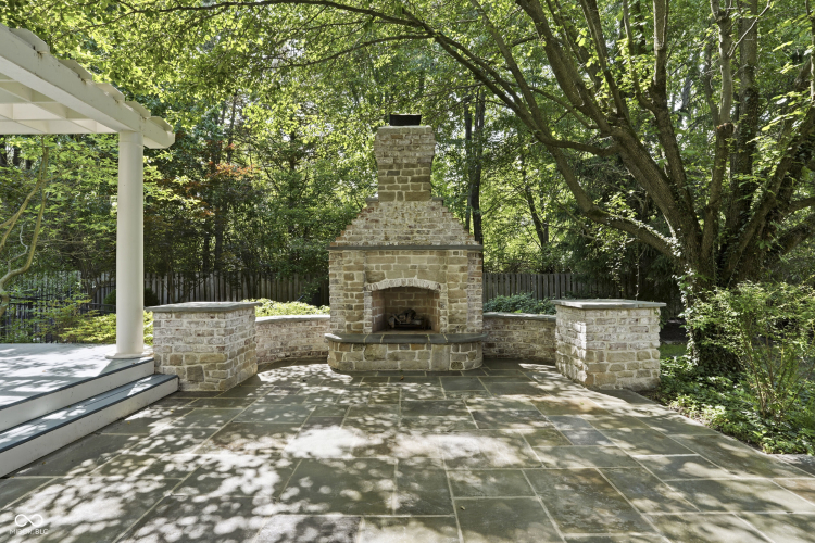Listing Image 64