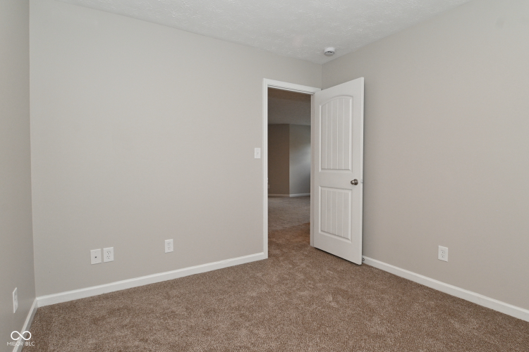 Listing Image 28