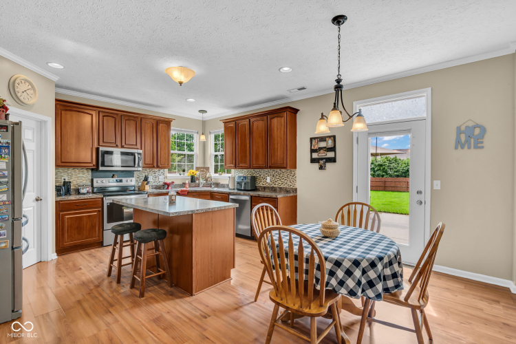 Listing Image 22