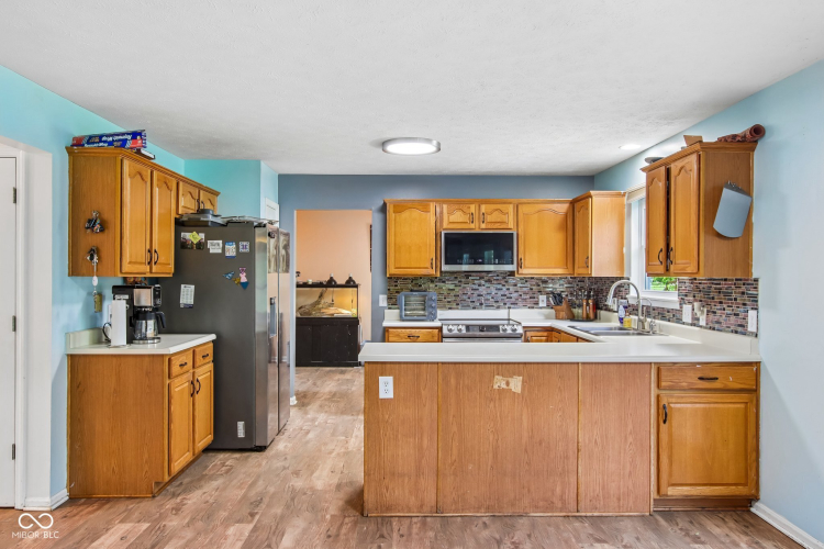 Listing Image 12