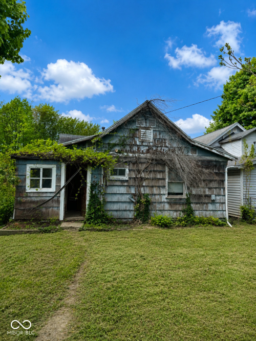 Listing Image 4