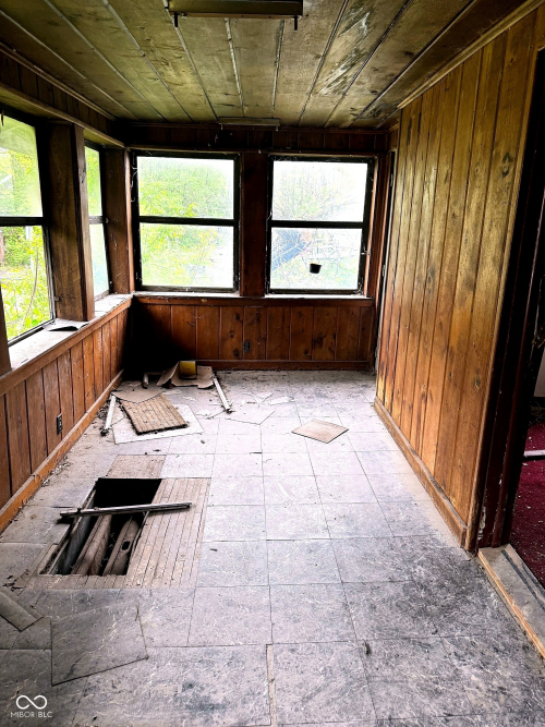 Listing Image 8