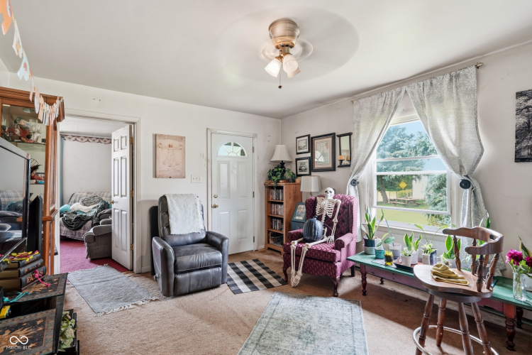 Listing Image 5