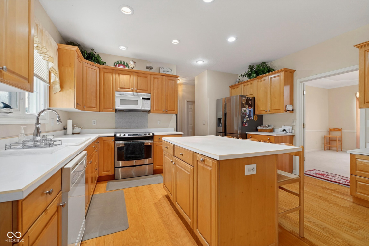 Listing Image 12