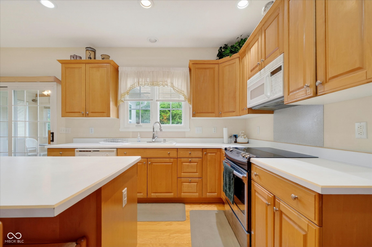 Listing Image 15
