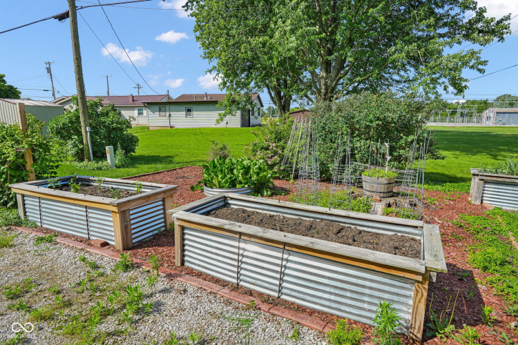 Listing Image 9