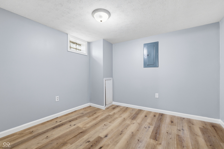 Listing Image 25