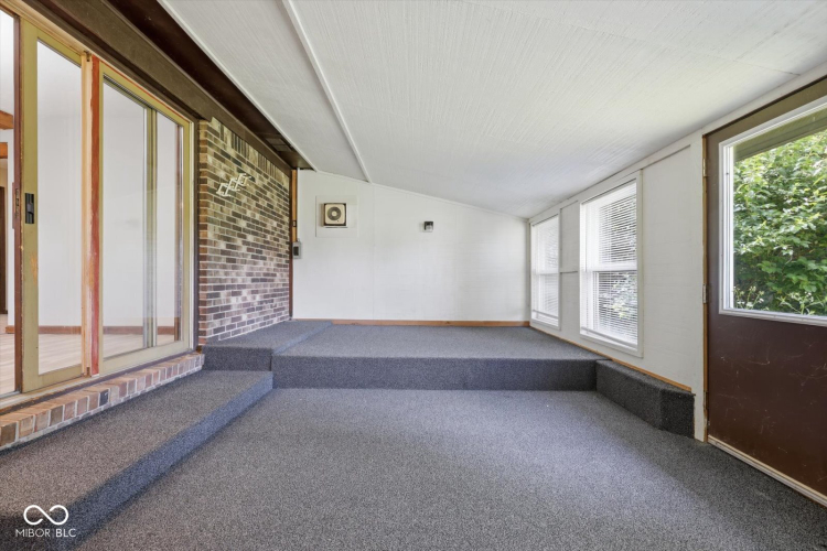 Listing Image 27