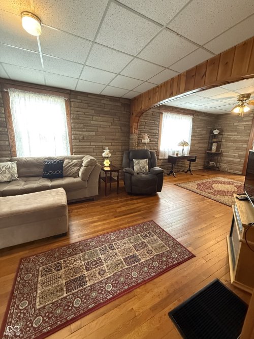 Listing Image 12