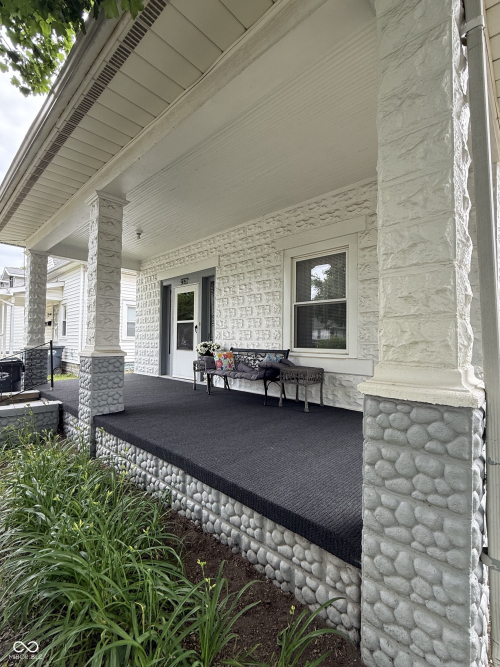 Listing Image 4