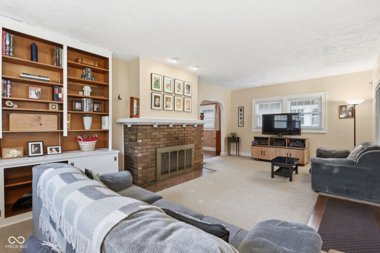 Listing Image 8