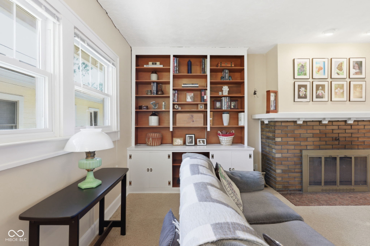 Listing Image 9