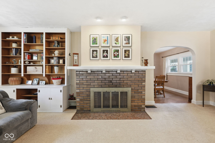 Listing Image 10
