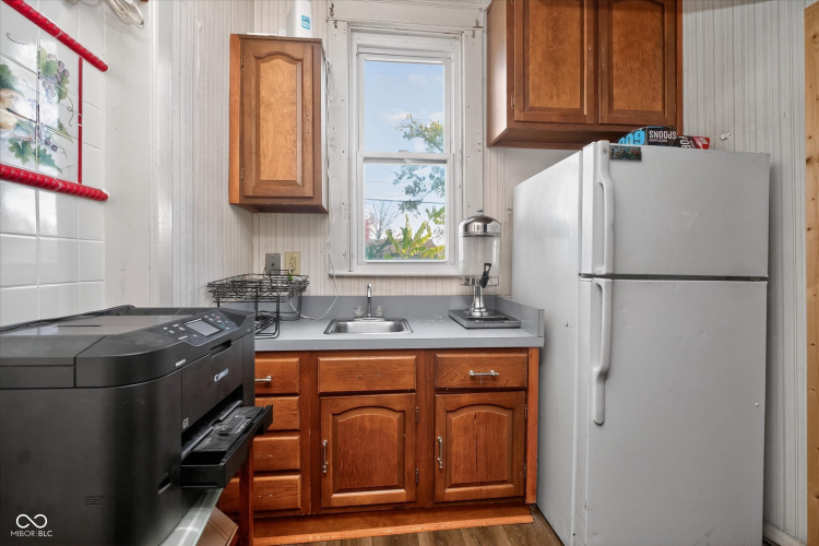 Listing Image 18