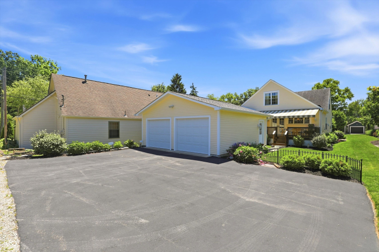 Listing Image 44