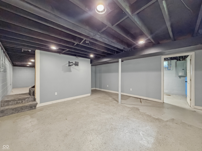 Listing Image 40