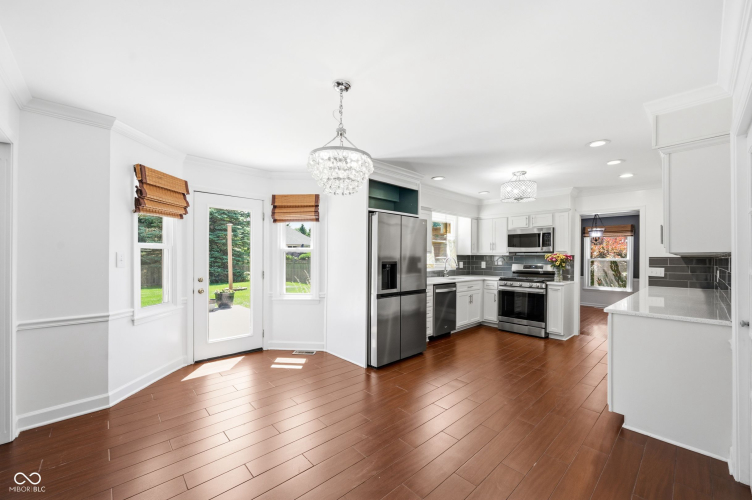 Listing Image 13