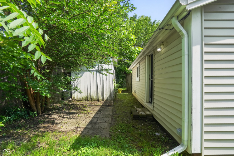 Listing Image 3