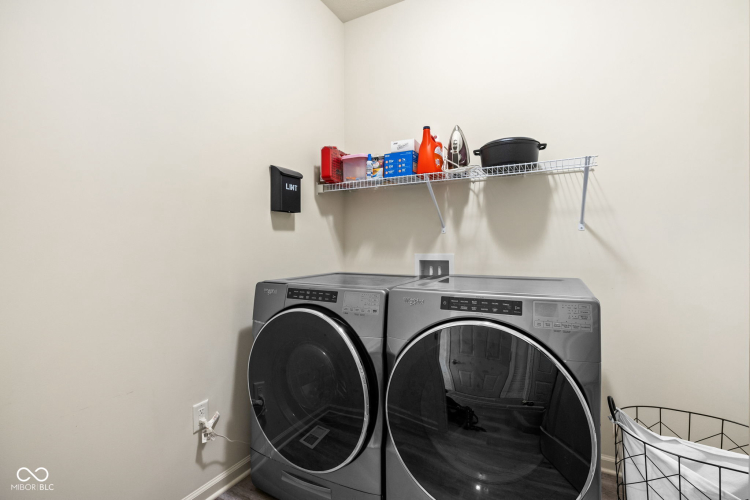 Listing Image 20