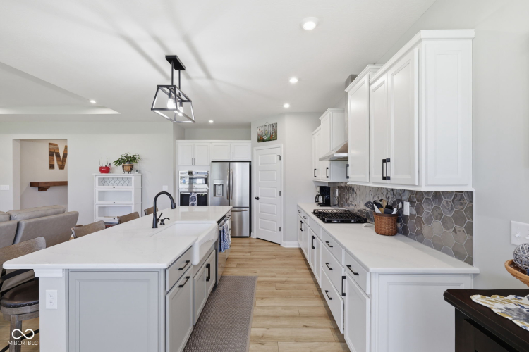 Listing Image 19