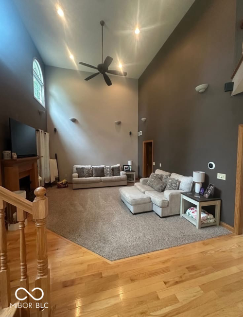 Listing Image 4