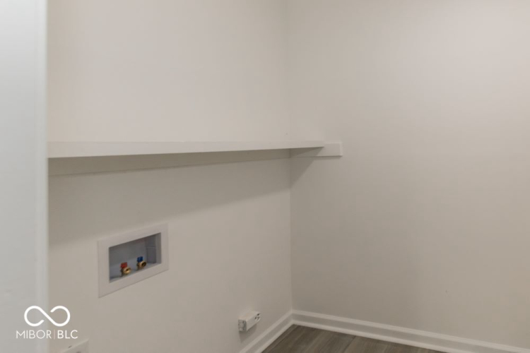 Listing Image 26