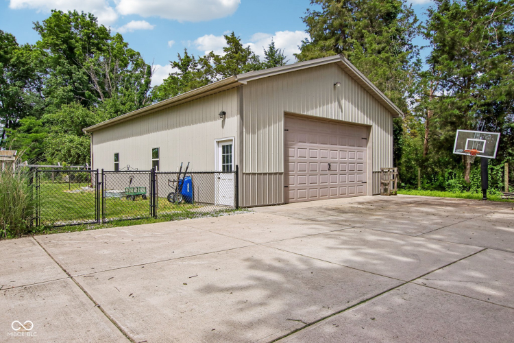 Listing Image 8