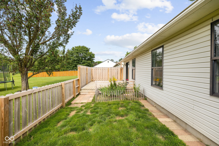 Listing Image 23