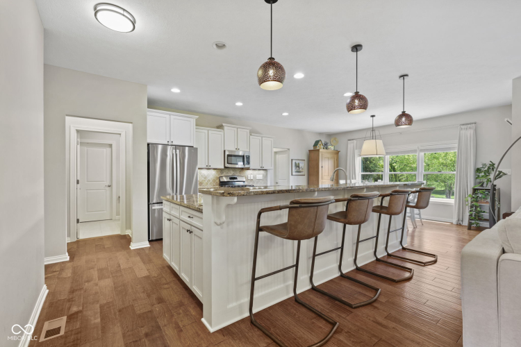 Listing Image 19