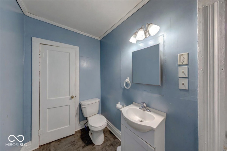 Listing Image 16