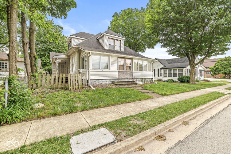 Listing Image 8