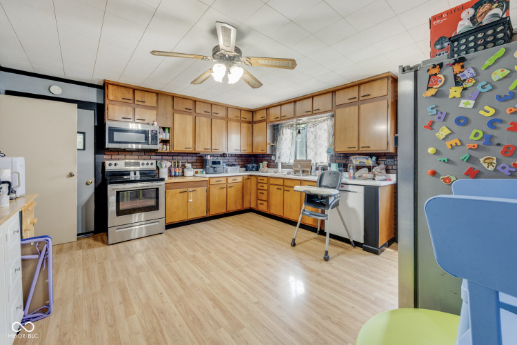 Listing Image 16