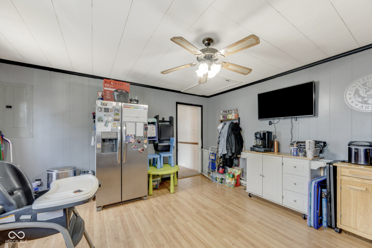 Listing Image 18