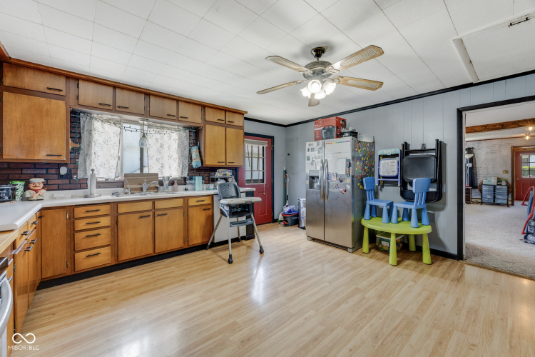 Listing Image 19