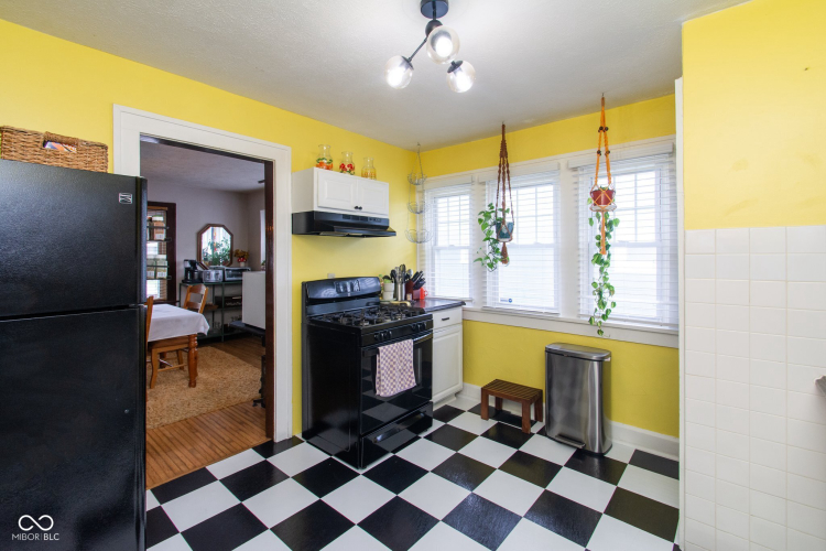 Listing Image 12
