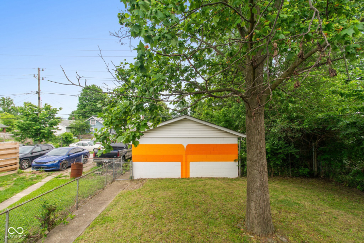 Listing Image 19