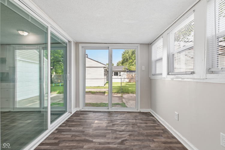 Listing Image 21