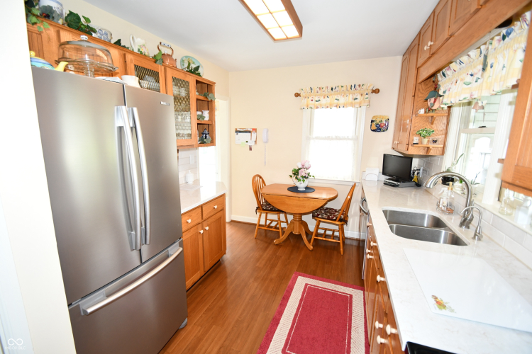 Listing Image 11