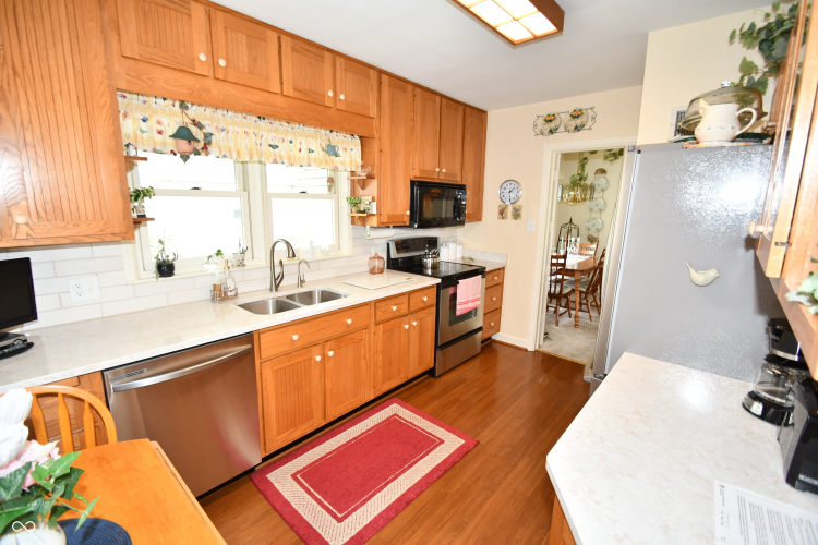Listing Image 12