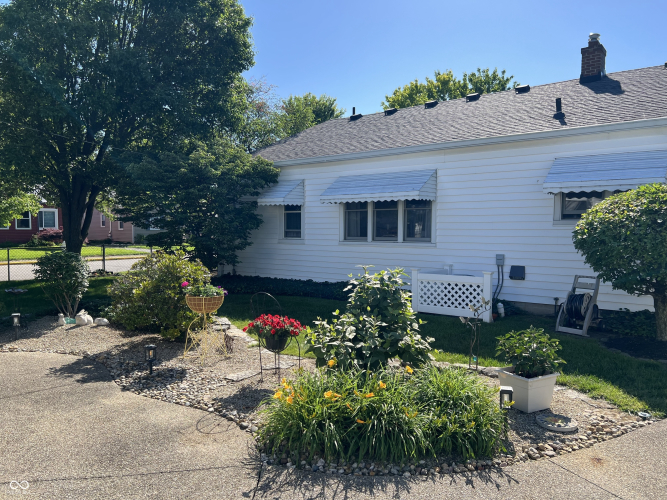 Listing Image 3