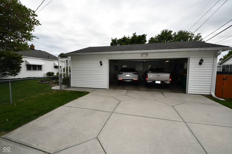 Listing Image 21