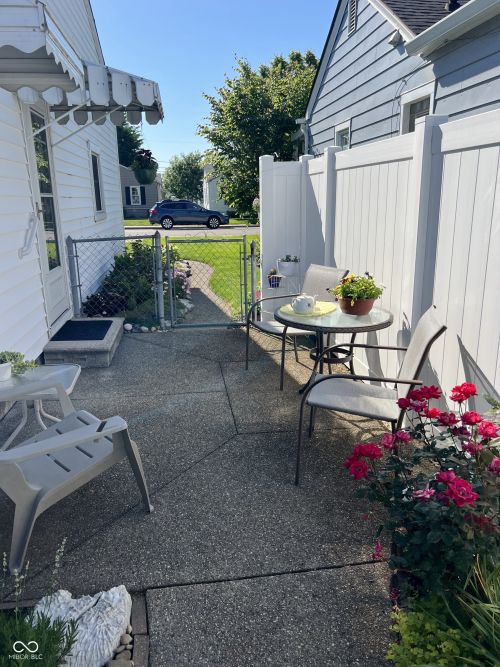Listing Image 6