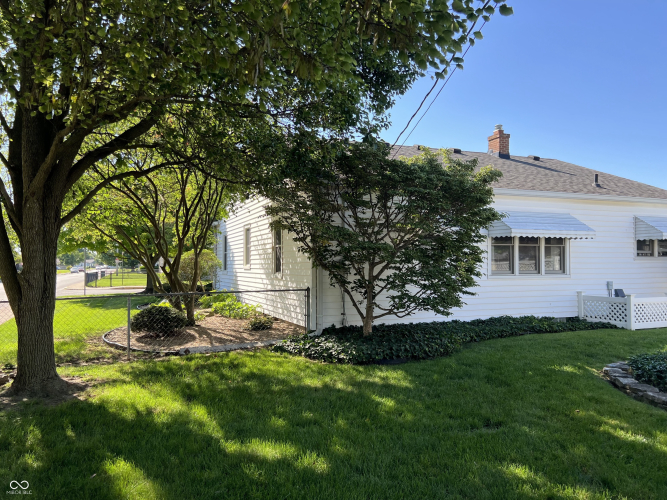 Listing Image 7