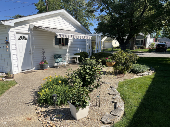 Listing Image 8