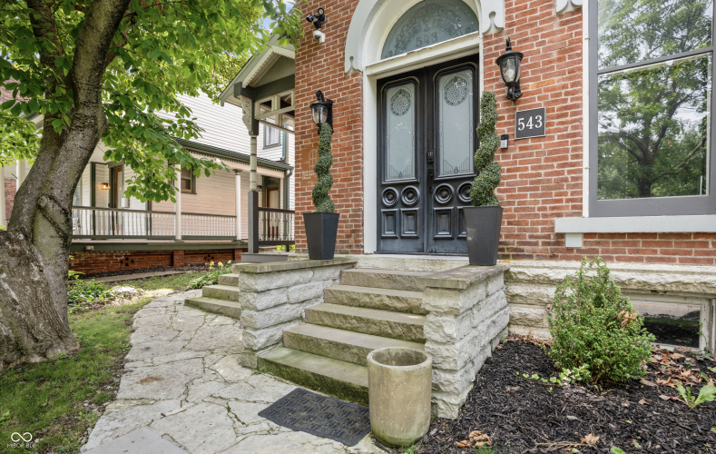 Listing Image 3