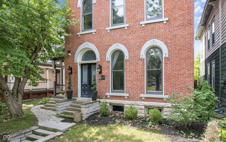Listing Image 4